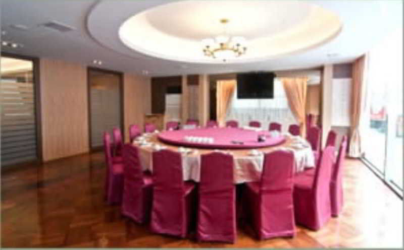 Ever Delightful Business Hotel Città di Chiayi Esterno foto