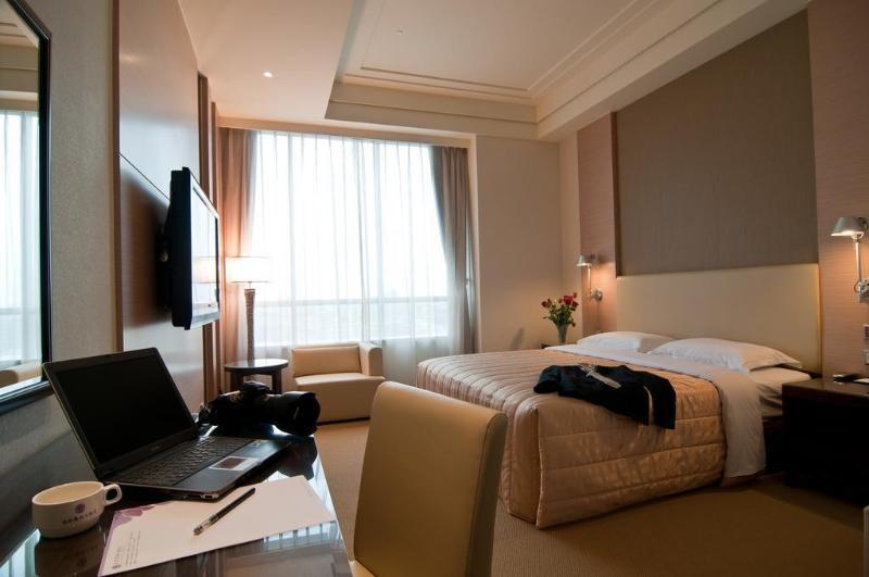 Ever Delightful Business Hotel Città di Chiayi Esterno foto