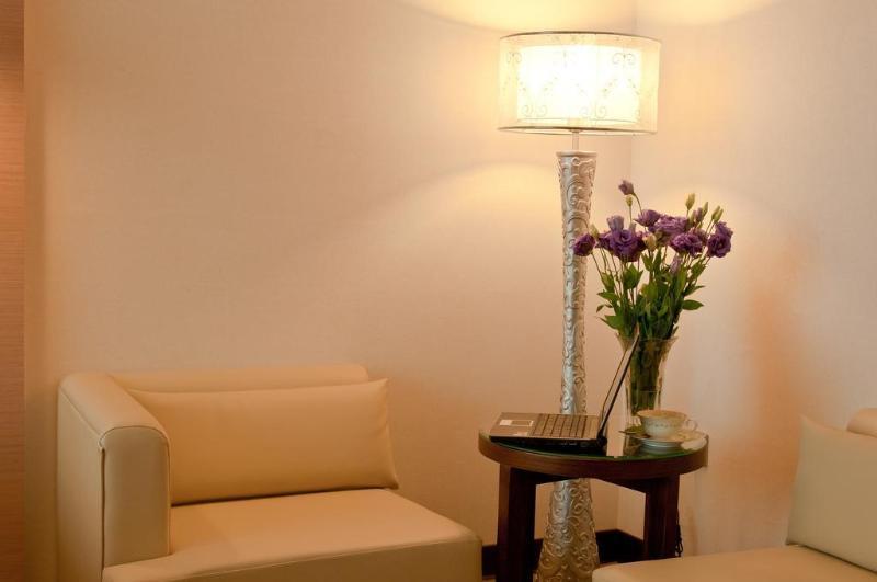 Ever Delightful Business Hotel Città di Chiayi Esterno foto