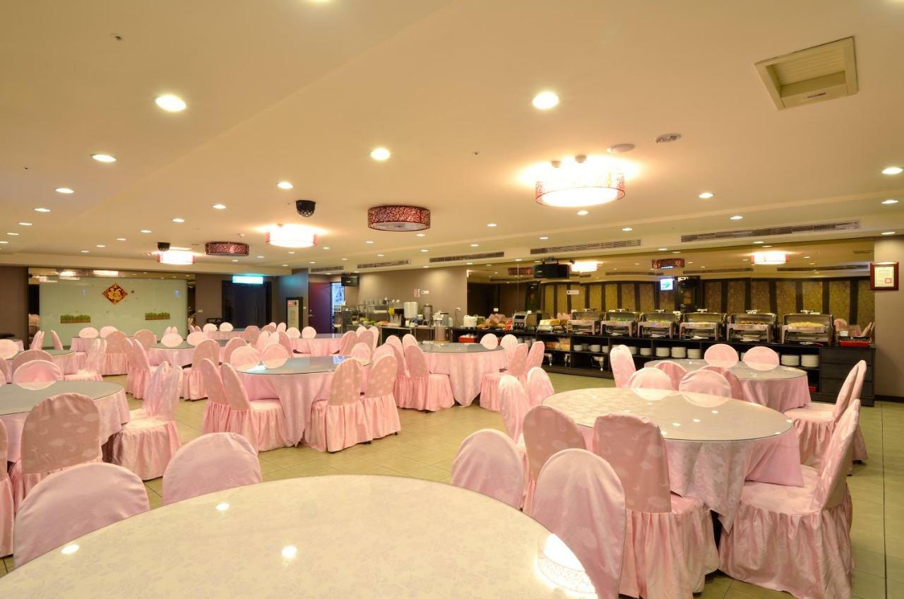 Ever Delightful Business Hotel Città di Chiayi Esterno foto