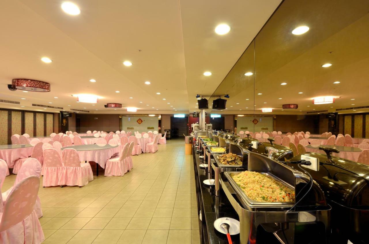 Ever Delightful Business Hotel Città di Chiayi Esterno foto