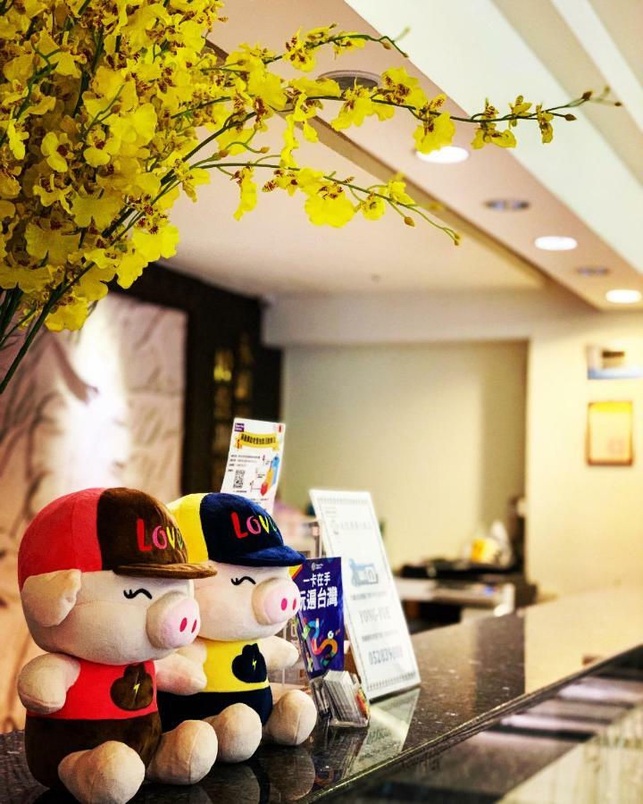 Ever Delightful Business Hotel Città di Chiayi Esterno foto