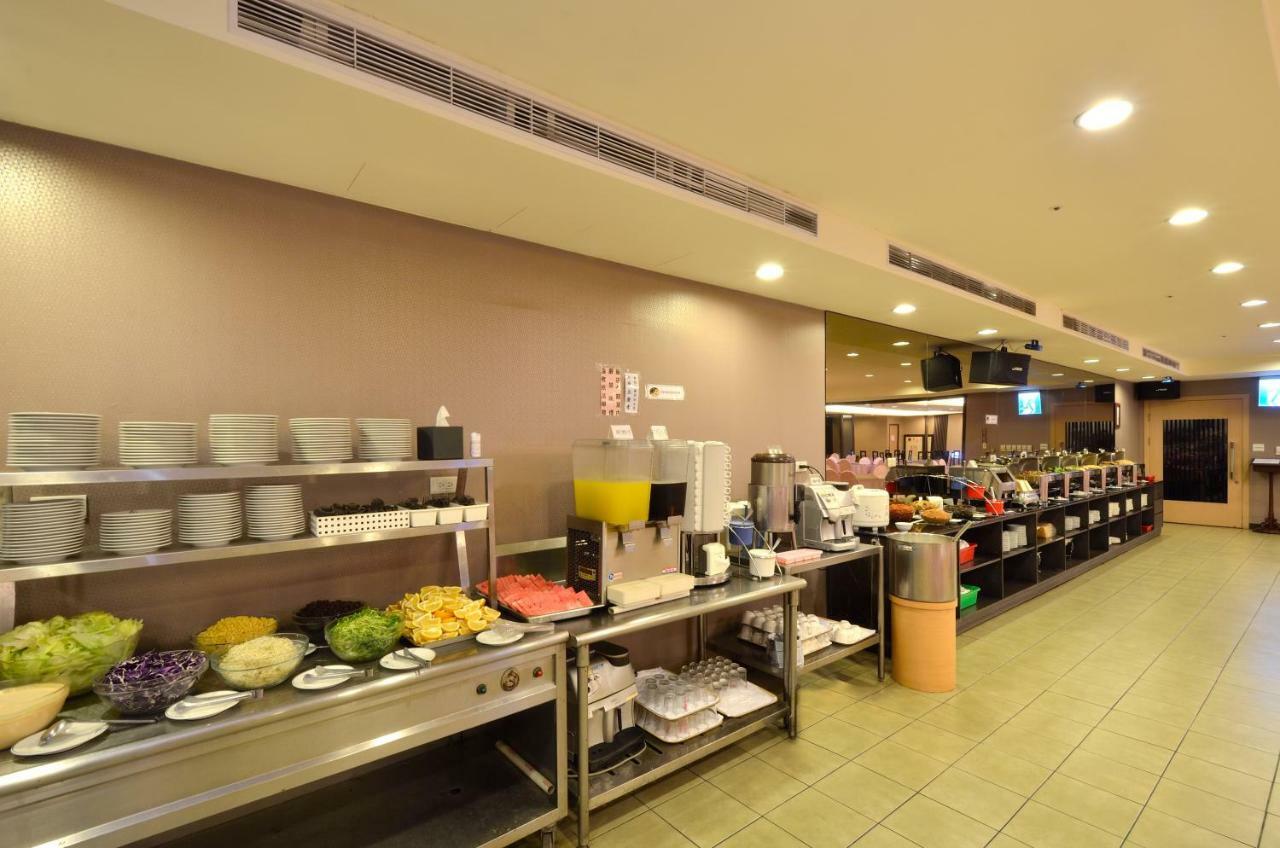 Ever Delightful Business Hotel Città di Chiayi Esterno foto