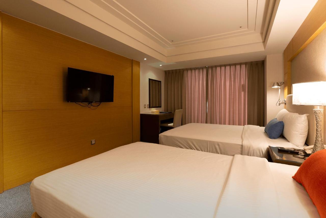 Ever Delightful Business Hotel Città di Chiayi Esterno foto