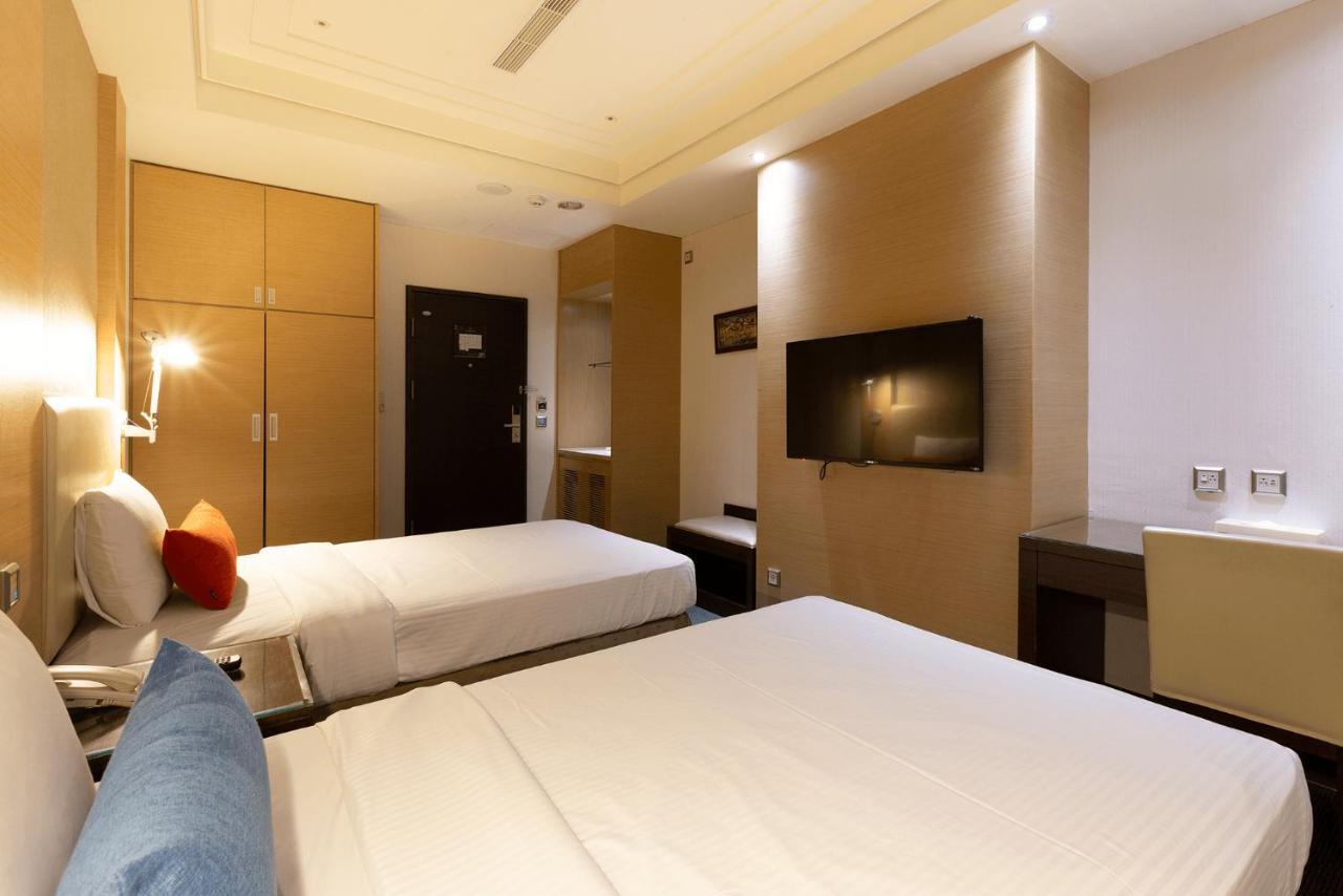 Ever Delightful Business Hotel Città di Chiayi Esterno foto