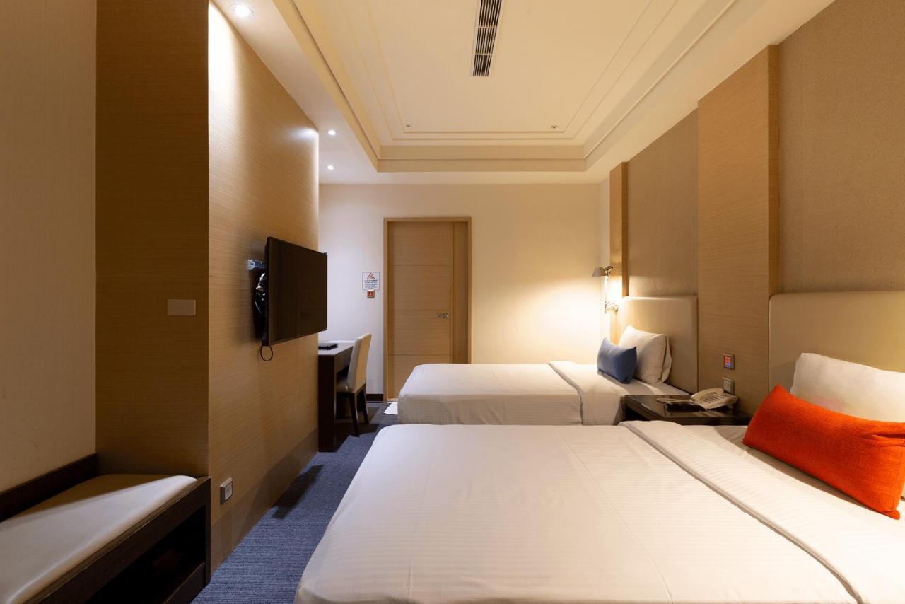 Ever Delightful Business Hotel Città di Chiayi Esterno foto