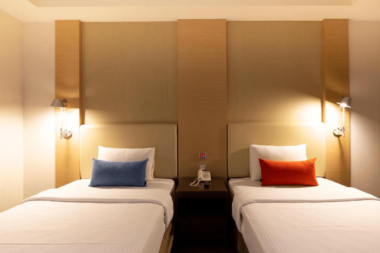 Ever Delightful Business Hotel Città di Chiayi Esterno foto