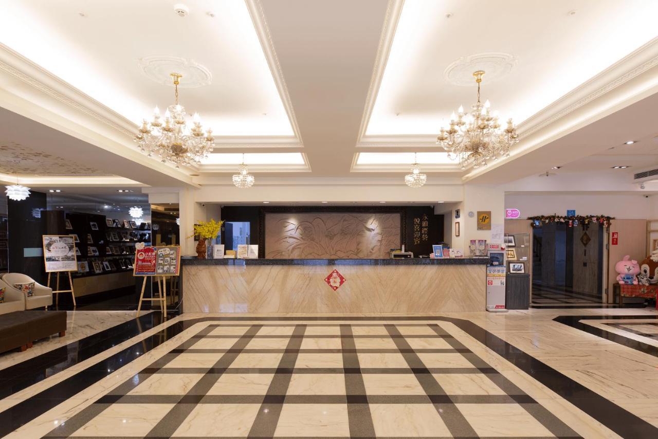 Ever Delightful Business Hotel Città di Chiayi Esterno foto